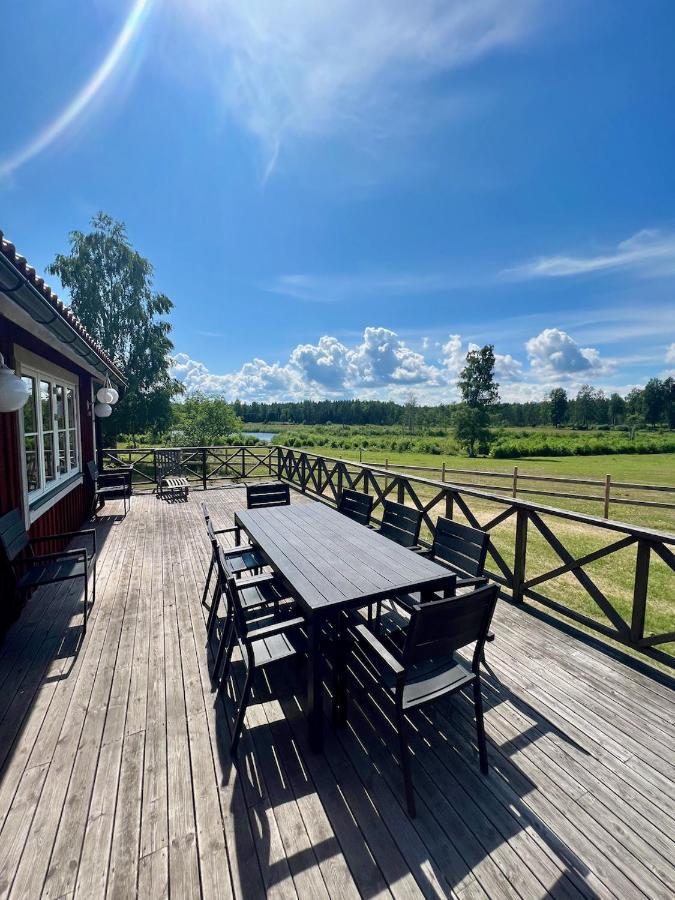 فيلا Idylliskt Hus Med Sjoeutsikt. Östhammar المظهر الخارجي الصورة